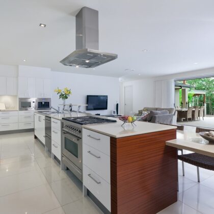 עיצוב מטבחים שיווק מוצרי חשמל וכל המוצרים נלווים למטבחים זריזות עם ניסיון רב